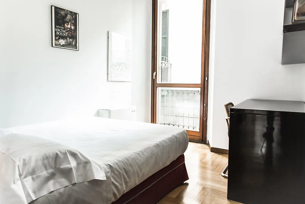 San Maurilio Apartments Milano 0*,